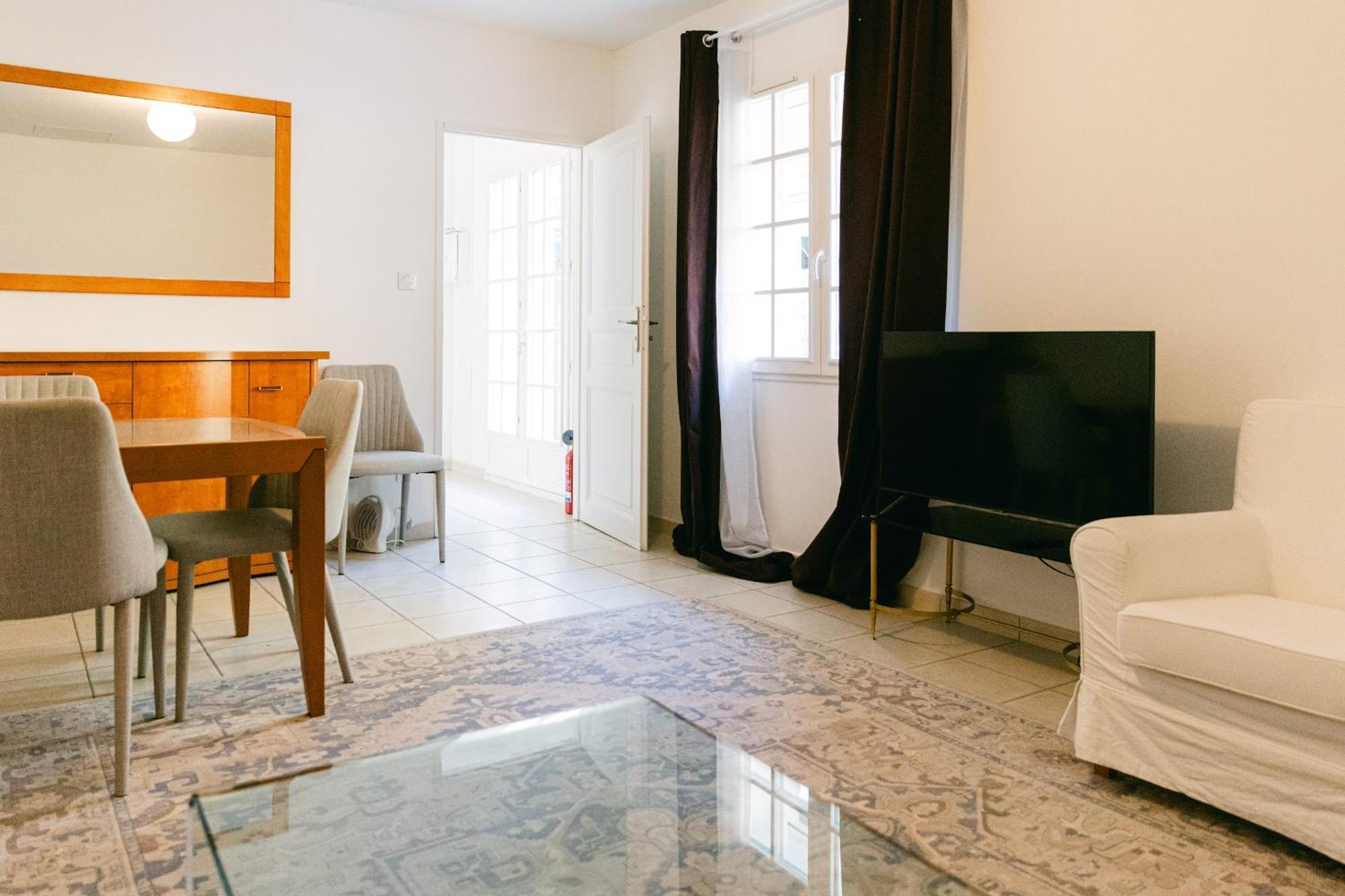 Manoir Et Appartements Avec Piscine Au Domaine De Bize Mirepoix 미르포아 외부 사진